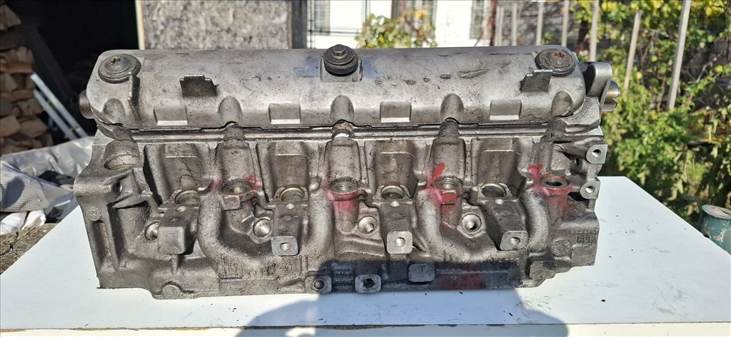 Renault F9Q motorblokk alkatrészei f9qhengerfej 2. kép