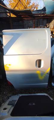 Nissan NV Jobb oldali tolóajtó 