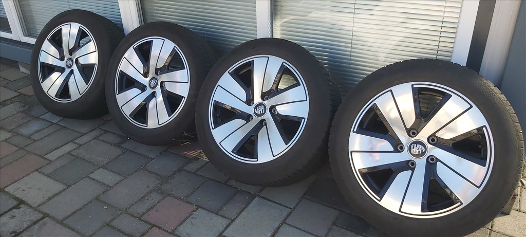  Porsche Taycan Panamera  AERO S 19" alufelni, télikerék 8. kép
