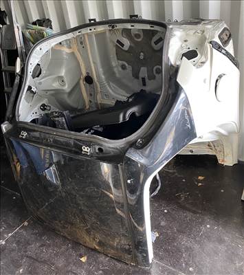 Toyota Yaris (XP130/XP150) hátsó sárvédő