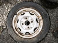  13" használt lemezfelni, rajta 175/70 használt téli gumi