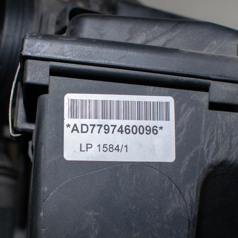 BMW 1er E81-E82-E87-E88 LCI, 3er E90-E91-E92-E93 LCI, X1 E84 Légszûrõház 3. kép