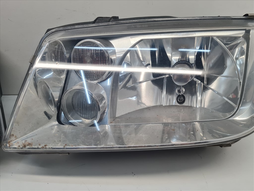 Volkswagen Bora fényszóró pár (27087) 2. kép