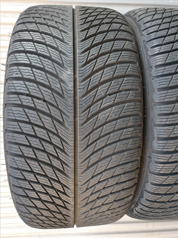  275/35 19 Michelin Pilot Alpin5 6. kép