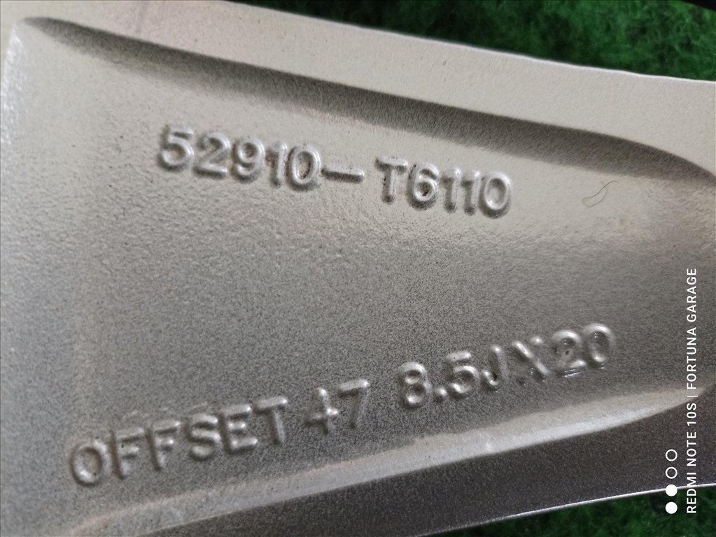 5x114,3 20" Hyundai/Genesis újszerű alufelni garnitúra 6. kép