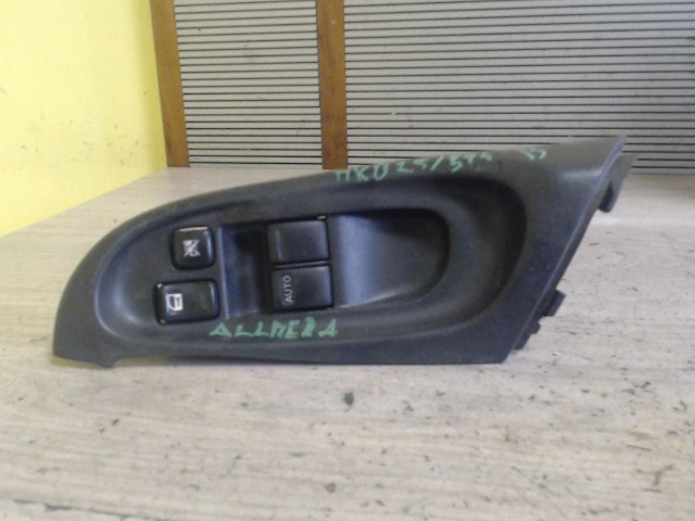 NISSAN ALMERA 03- Bal első ablakemelő kapcsoló 1. kép