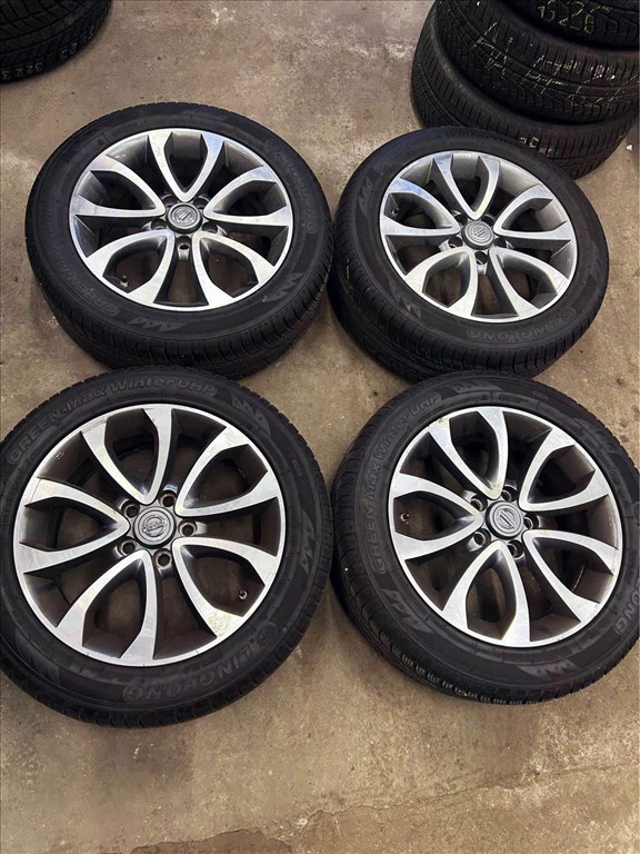  5x114.3 GYARI NISSAN JUKE 17”téli R17, 17 TPMS  1. kép