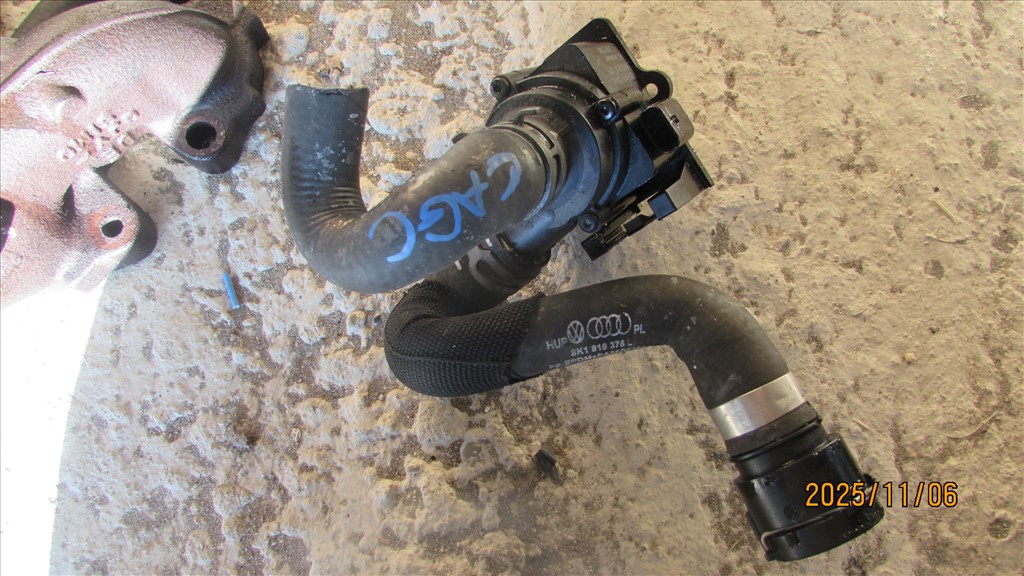 Audi A4 (B8 - 8K) 2.0 TDI quattro vízpumpa vízcsővel 8k0965561a 1. kép