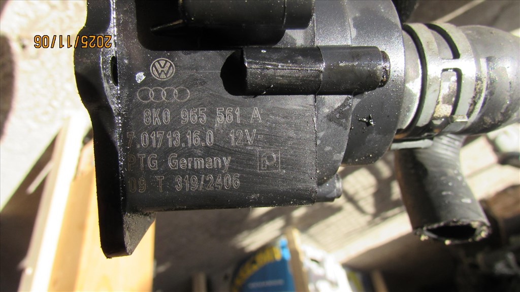 Audi A4 (B8 - 8K) 2.0 TDI quattro vízpumpa vízcsővel 8k0965561a 2. kép
