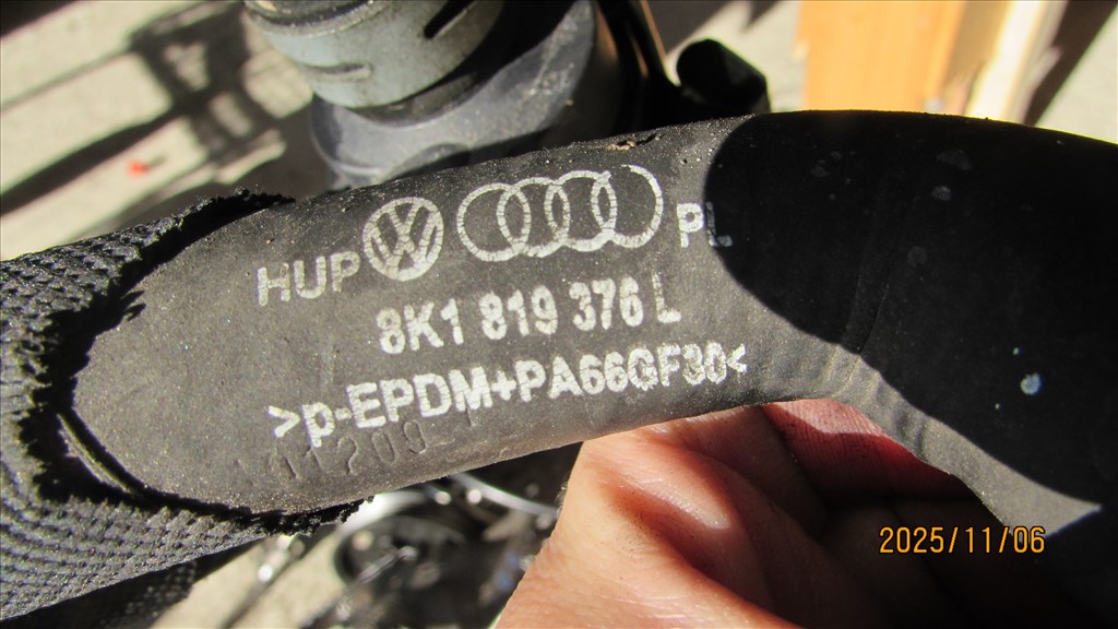 Audi A4 (B8 - 8K) 2.0 TDI quattro vízpumpa vízcsővel 8k0965561a 3. kép