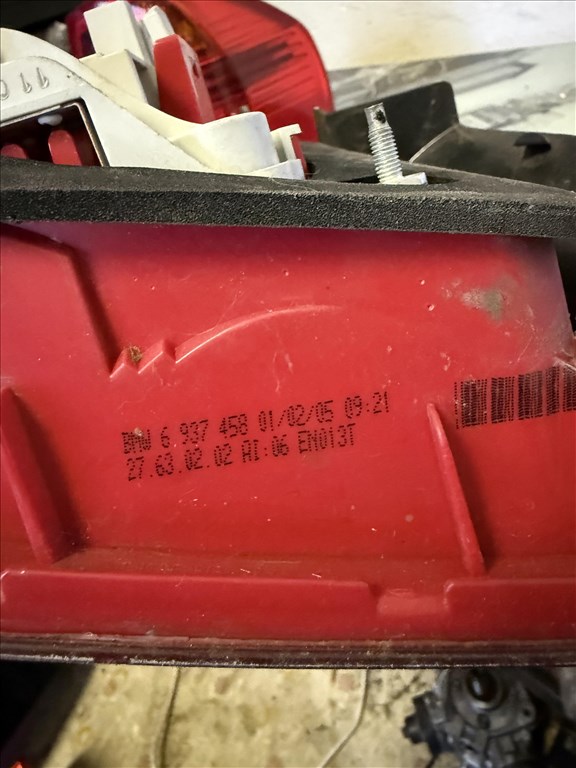 BMW 3-as sorozat E90, E91, E92, E93 Bmw E90 jobb hátsó lámpa  6937458 2. kép