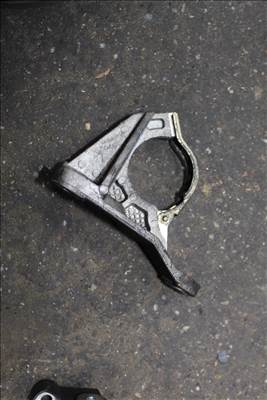 Renault Mégane III 1.5 dCi 90 FAP féltengely tartó ..03717139