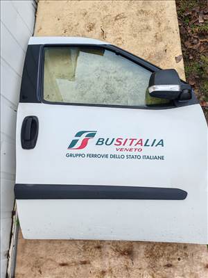 Fiat Doblo 3 jobb első ajtó üresen eladó 