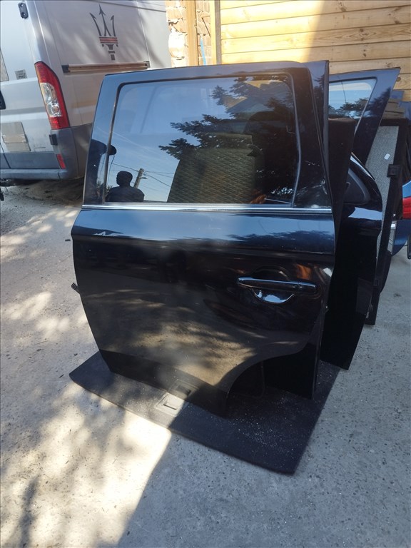 Mitsubishi Outlander III ajtó  6. kép