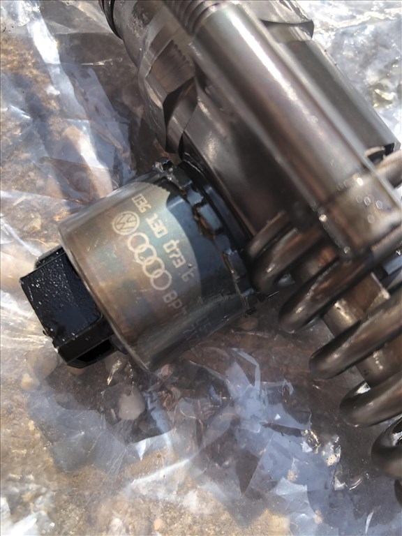 Audi A4 (B6/B7) 2.0pdtdi 16v pd elem 03g130073g 2. kép