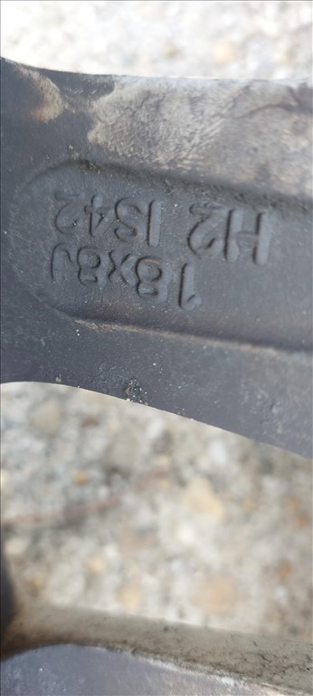  5x120 lyukosztású 8JJ 18" leharcolt (gyári felni) alufelni 4. kép