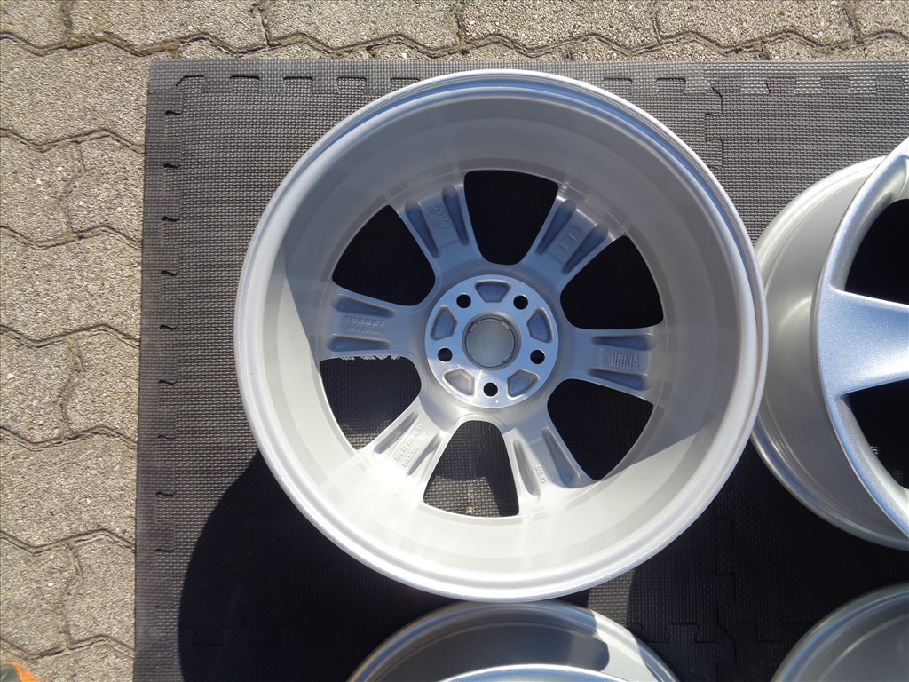 Új Subaru gyári alufelni 16-os, 5×100-as osztóval, eladó. 6. kép