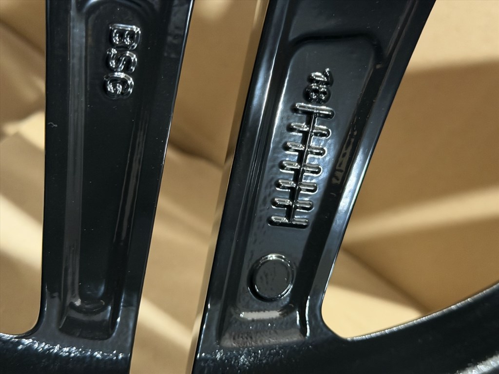 R19 Original Mercedes 9J ET28 - A257 401 1600 / A2574011600 2db alufelni felni 3. kép