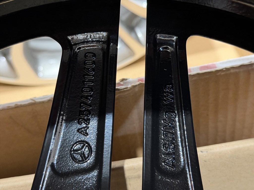 R19 Original Mercedes 9J ET28 - A257 401 1600 / A2574011600 2db alufelni felni 7. kép