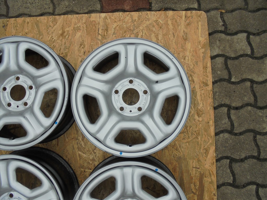 16-os 5 x 114.3-as gyári Dacia újszerű lemezfelni eladó 4. kép