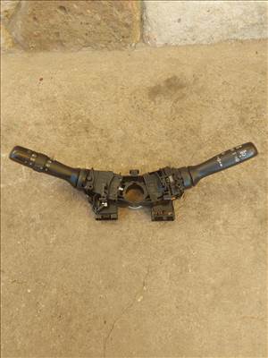 Toyota Urban Cruiser bajuszkapcsoló L2619 17f653