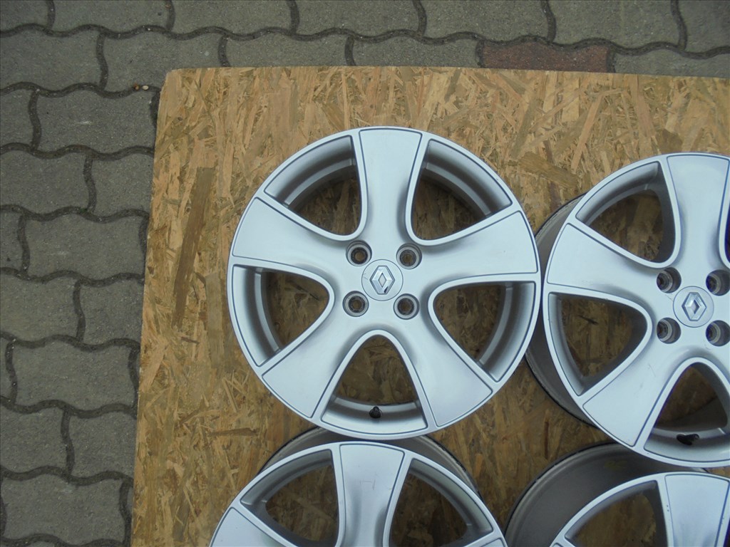 16-os 4 x 100-as Renault alufelni eladó 2. kép