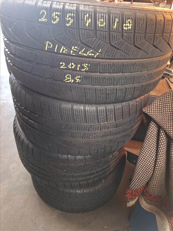  255/40/18"  Pirelli téli gumi  2. kép