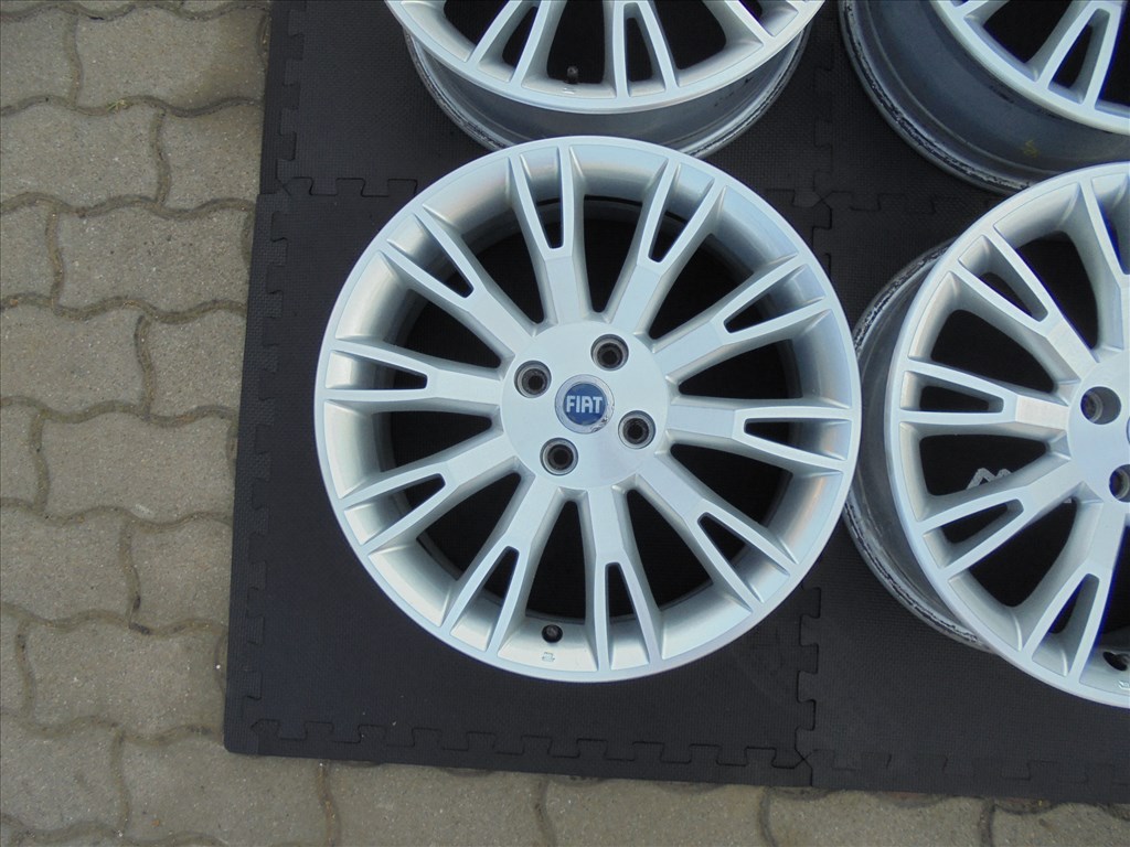 17-es Fiat alufelni jó állapotban eladó 3. kép