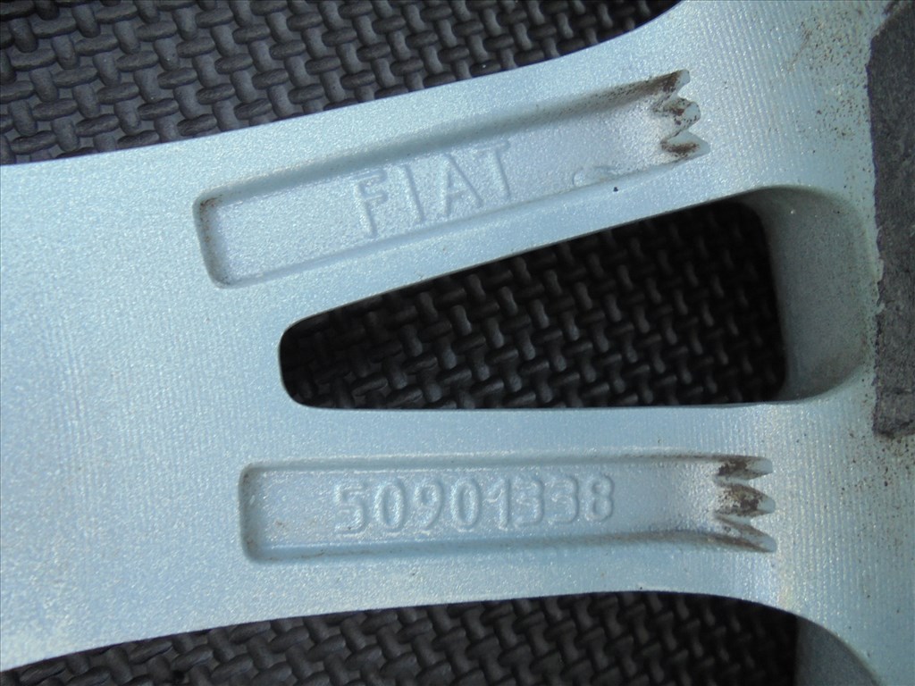 17-es Fiat alufelni jó állapotban eladó 6. kép