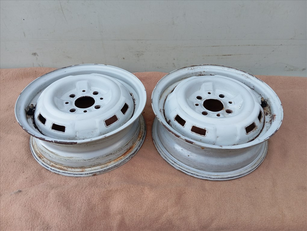 2db 4x98-as Zaztava, Fiat, Lada 13" felni acélfelni 1. kép