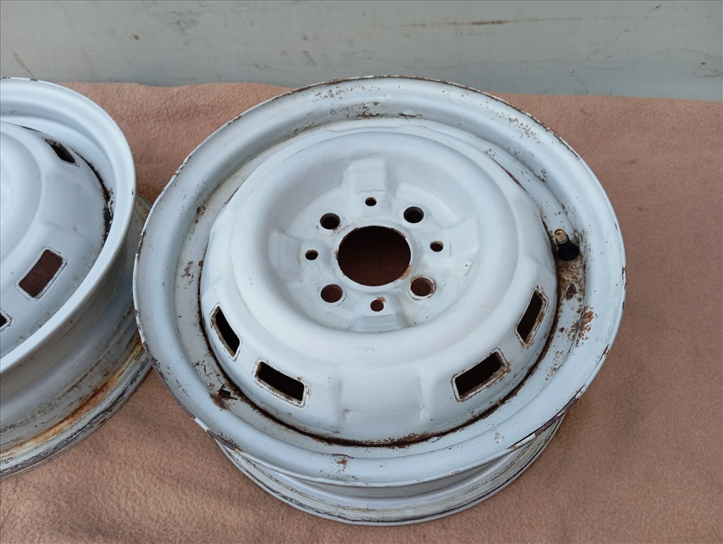 2db 4x98-as Zaztava, Fiat, Lada 13" felni acélfelni 2. kép