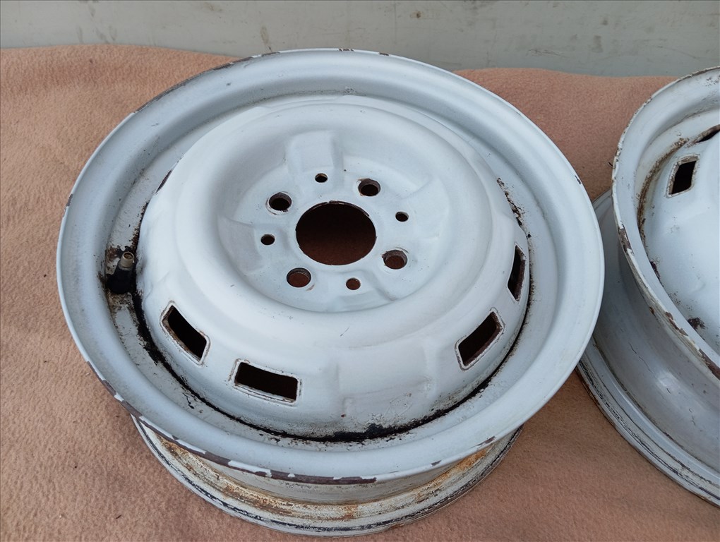 2db 4x98-as Zaztava, Fiat, Lada 13" felni acélfelni 3. kép