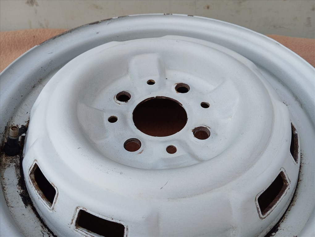 2db 4x98-as Zaztava, Fiat, Lada 13" felni acélfelni 4. kép