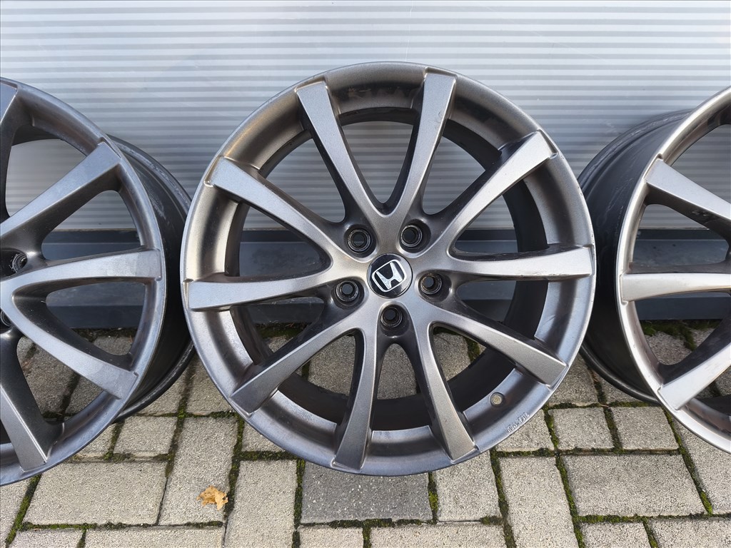  5x114.3 lyukosztású 8JJ 18" használt Borbet alufelni 5. kép