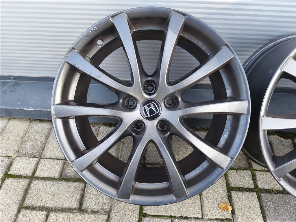  5x114.3 lyukosztású 8JJ 18" használt Borbet alufelni 6. kép