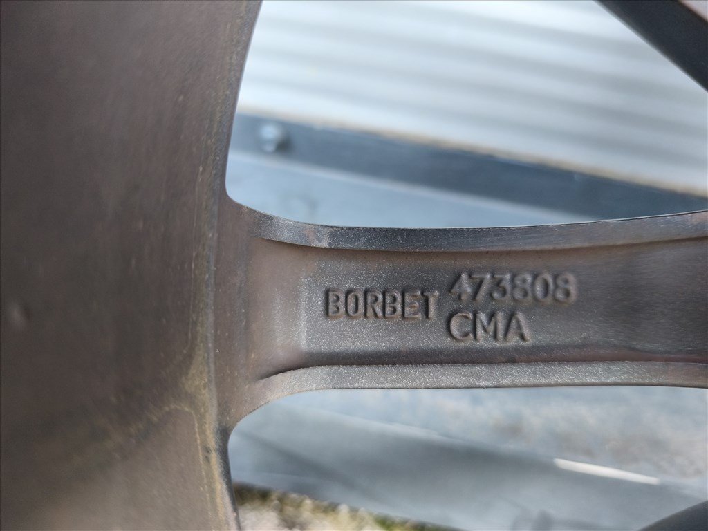  5x114.3 lyukosztású 8JJ 18" használt Borbet alufelni 11. kép