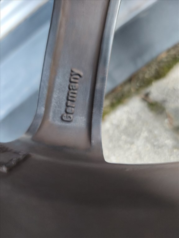  5x114.3 lyukosztású 8JJ 18" használt Borbet alufelni 12. kép