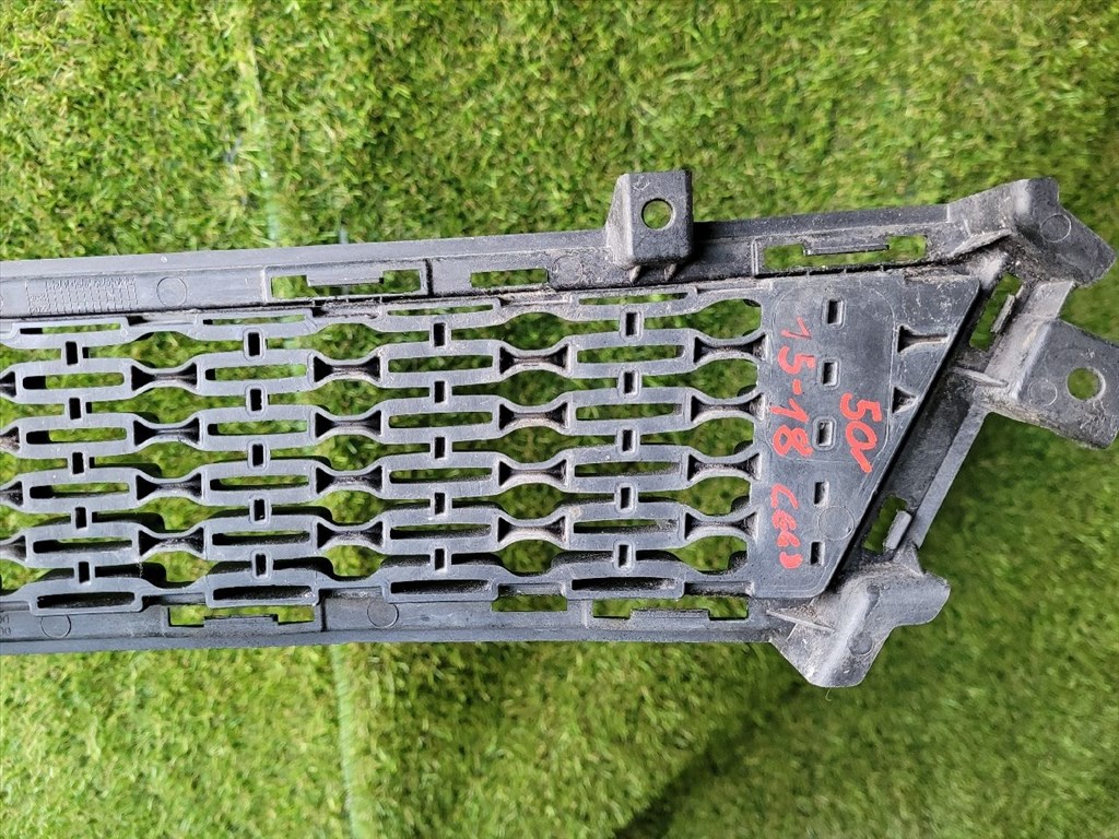 KIA CEED Első Lökhárító Alsó Középső Díszrács 86560A2600 a286560600 8. kép