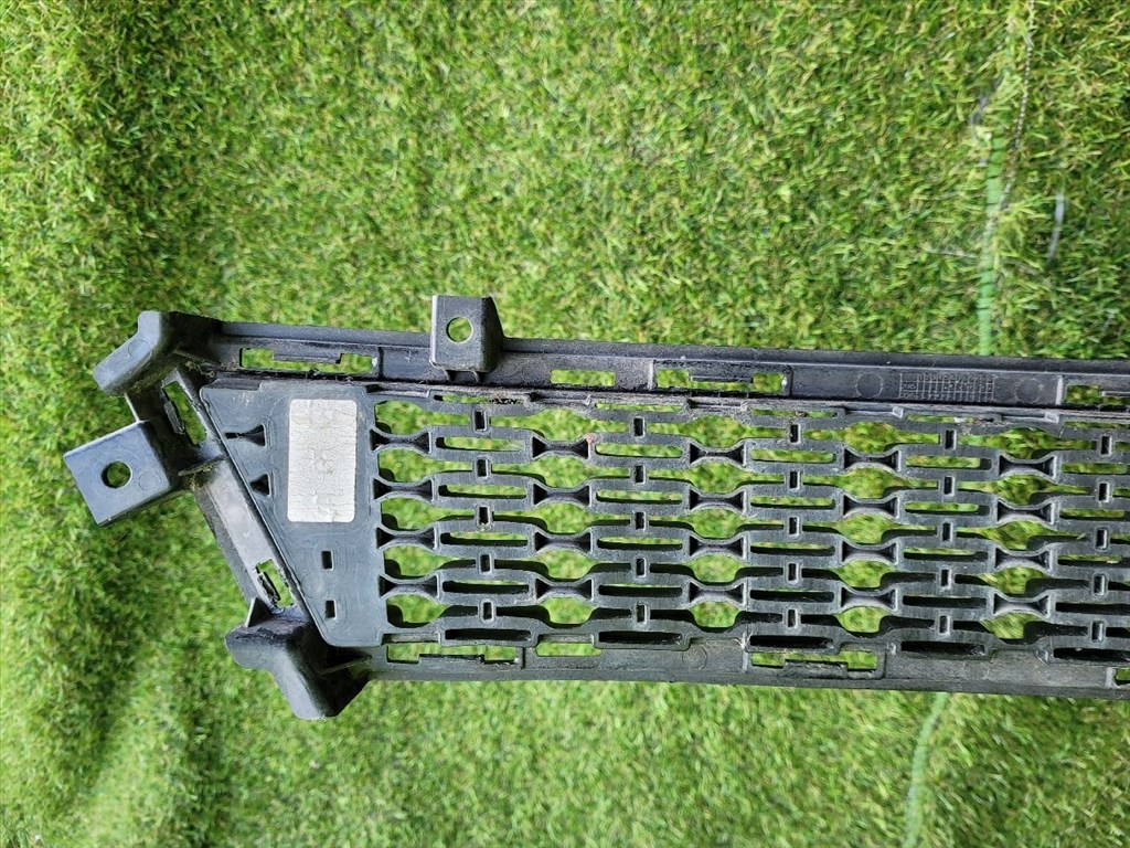 KIA CEED Első Lökhárító Alsó Középső Díszrács 86560A2600 a286560600 9. kép