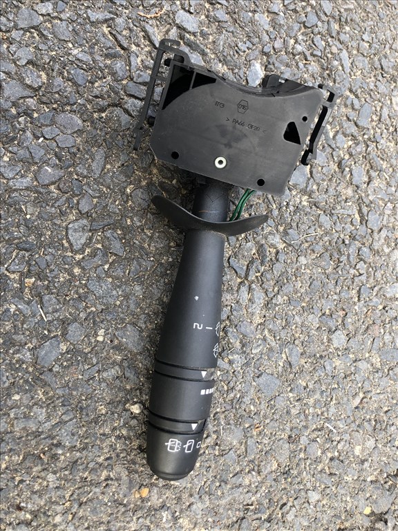 Renault Espace IV bajuszkapcsoló  901057744 1. kép