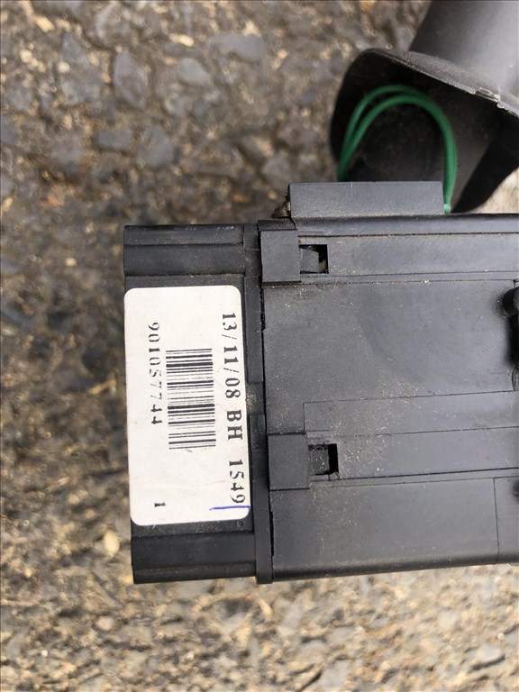 Renault Espace IV bajuszkapcsoló  901057744 5. kép