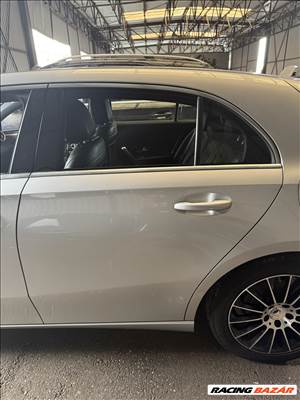 Mercedes A-osztály W177 bal hátsó ajtó 