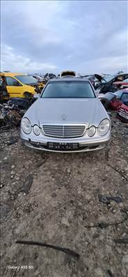 Mercedes E 220 (W211) bontott alkatrészei
