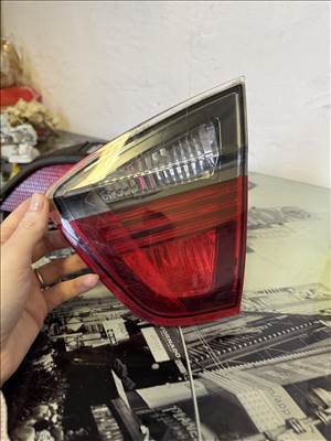 BMW 3-as sorozat E90, E91, E92, E93 Bmw E90 sötétített jobb hátsó csomagtér lámpa 