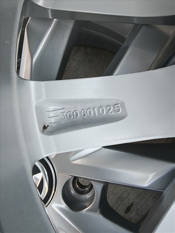 16" 5x112 VW "Sepang" Passat B8 gyári alufelni szett! 6. kép