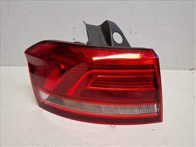 Volkswagen Passat VIII kombi bal hátsó külső lámpa