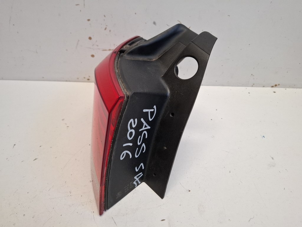 Volkswagen Passat VIII kombi bal hátsó külsõ lámpa 2. kép