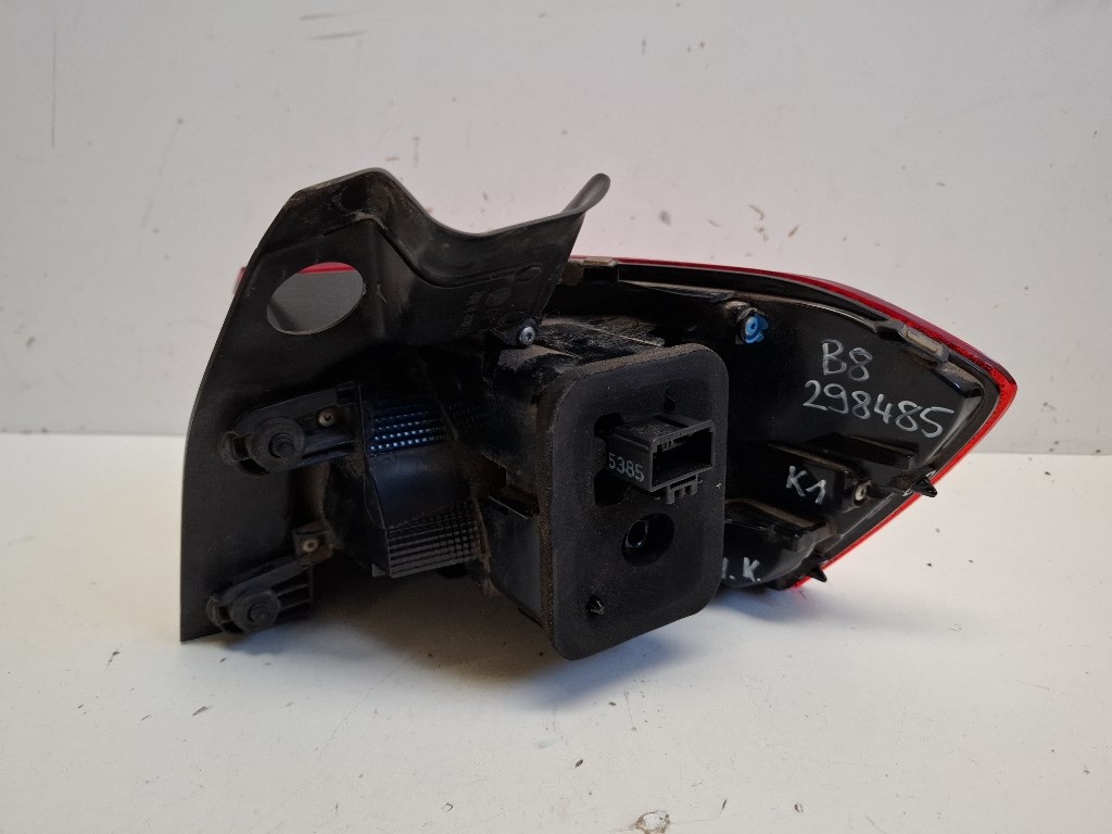 Volkswagen Passat VIII kombi bal hátsó külsõ lámpa 3. kép