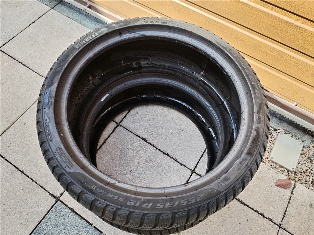  255/3519" használt Pirelli RSC téli gumi 2 db 2. kép