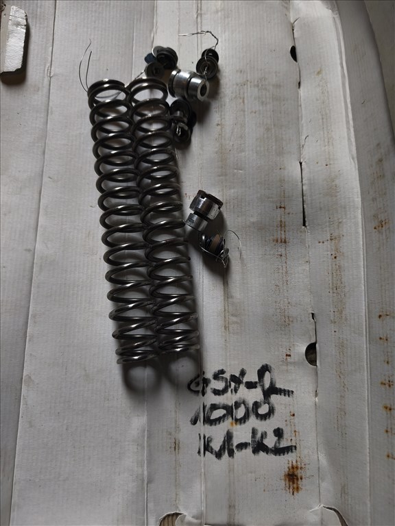 Suzuki gsx-r 1000 k1-k2 első rugó  1. kép